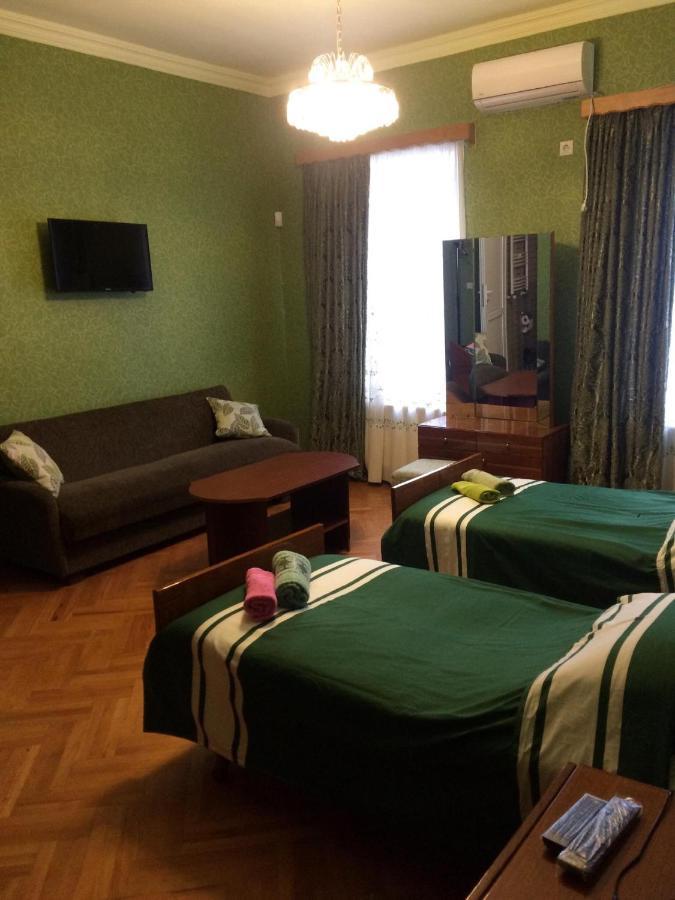 Guesthouse Raisa クヴァレリ エクステリア 写真
