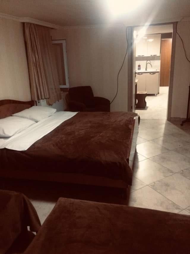 Guesthouse Raisa クヴァレリ エクステリア 写真