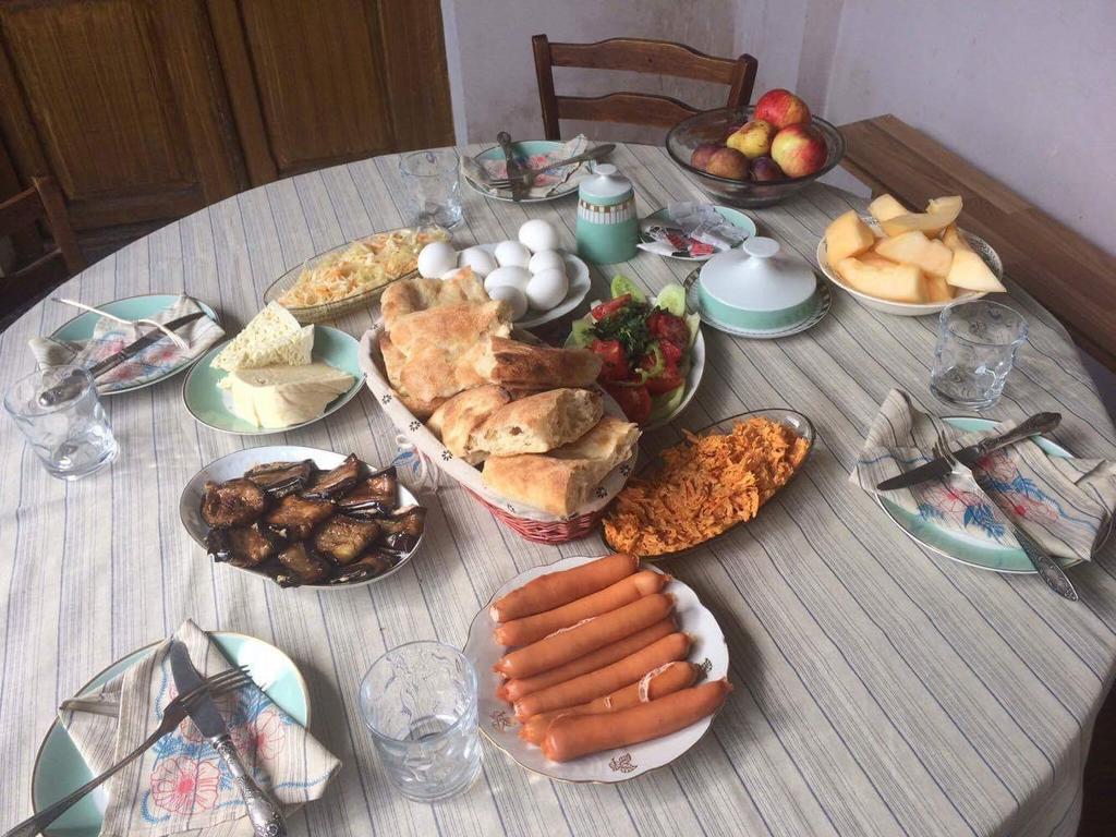 Guesthouse Raisa クヴァレリ エクステリア 写真