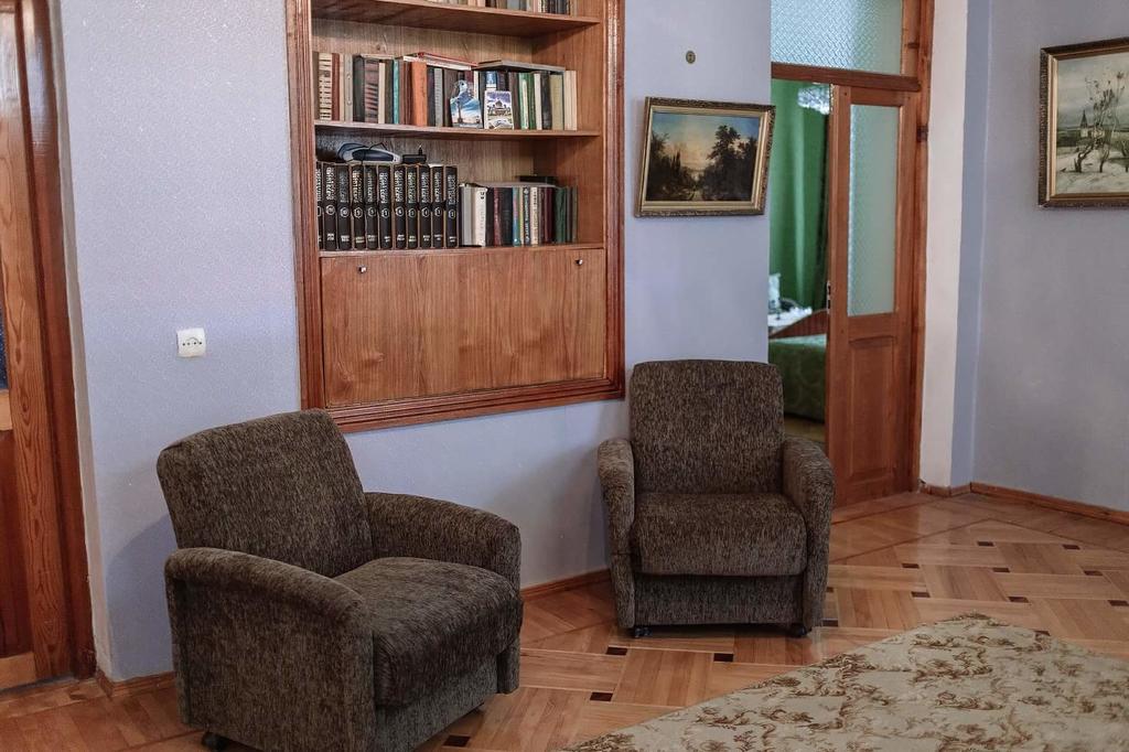 Guesthouse Raisa クヴァレリ エクステリア 写真