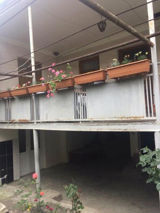 Guesthouse Raisa クヴァレリ エクステリア 写真